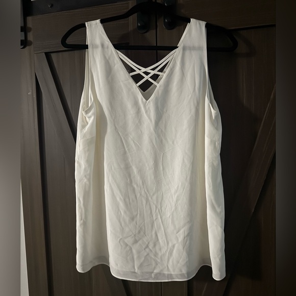 Antonio Melani Elegant White Silk Sleeveless Top - Picture 1 of 1